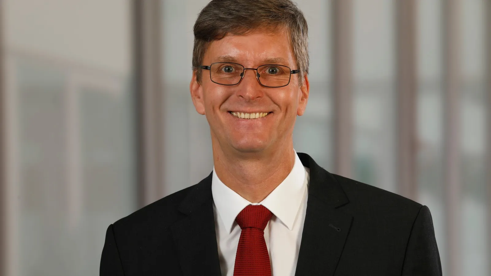 „Durch das Outsourcing konnten wir mehr als das Doppelte dessen einsparen, was uns die Fee für den Dienstleister kostete“, berichtet Sven Schmidt, der als Ressortleiter Zentrale Dienste von Sweco für ca. 270 Fahrzeuge verantwortlich ist.